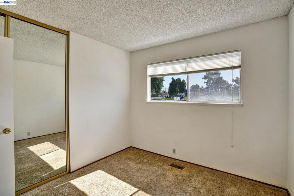 2511 Mistletoe Dr Property Photo 10