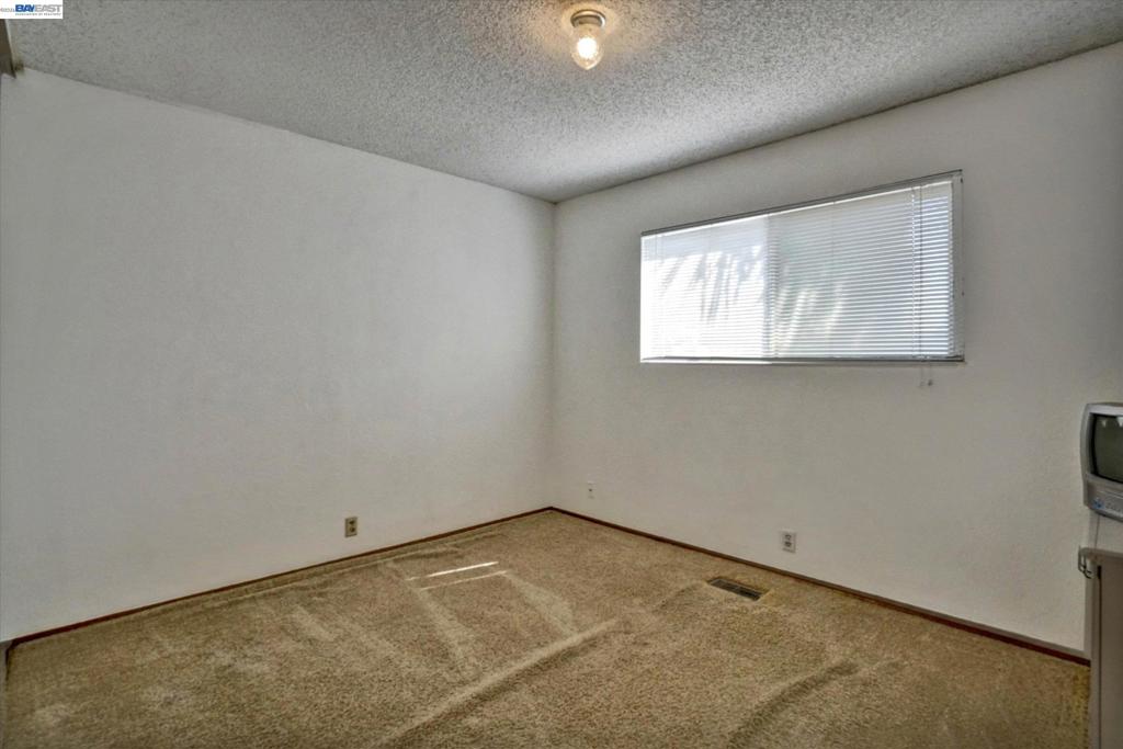 2511 Mistletoe Dr Property Photo 13