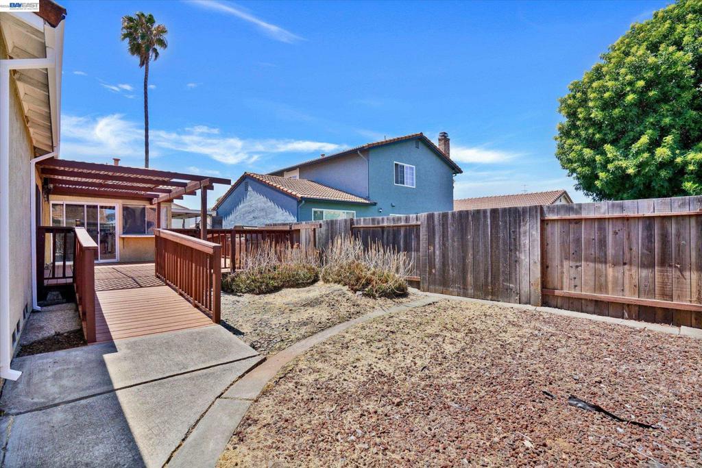 2511 Mistletoe Dr Property Photo 15