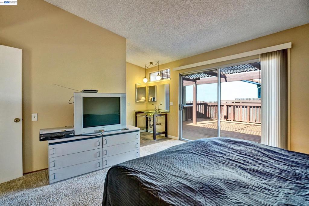 2511 Mistletoe Dr Property Photo 18