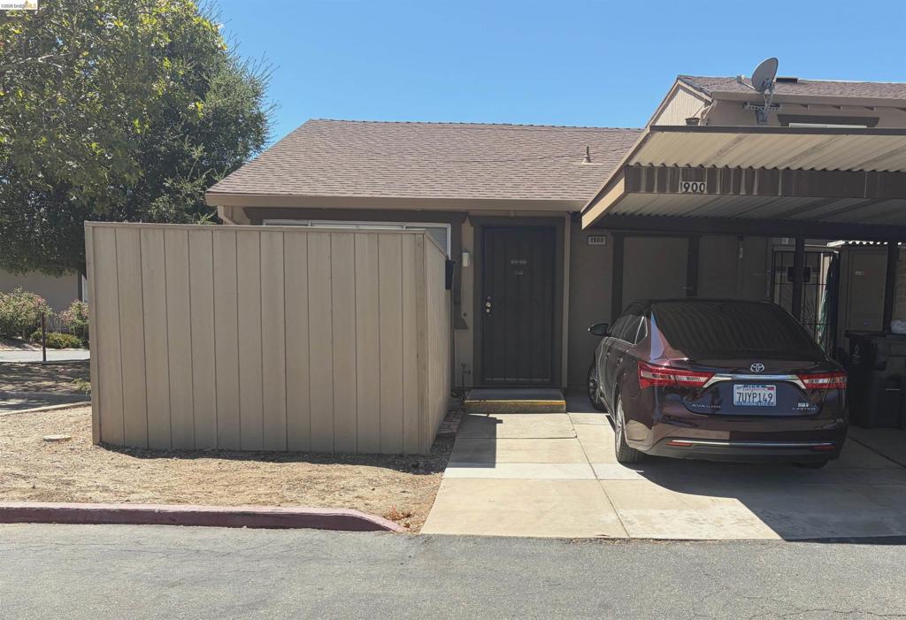 1900 San Jose Dr Property Photo 1