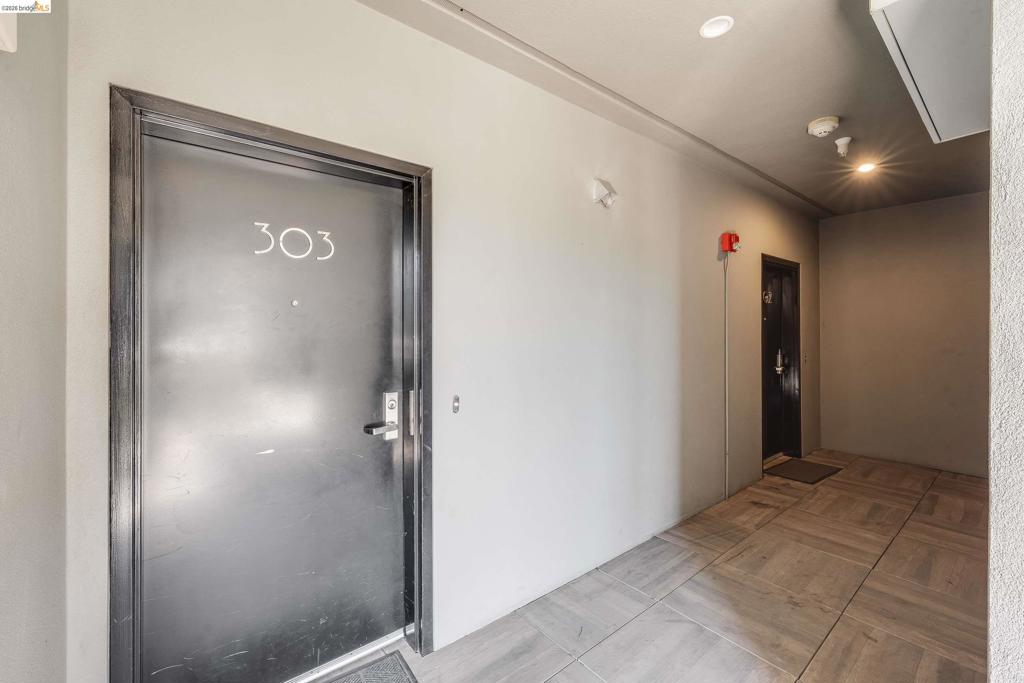 2628 Telegraph Ave 303 Property Photo 5