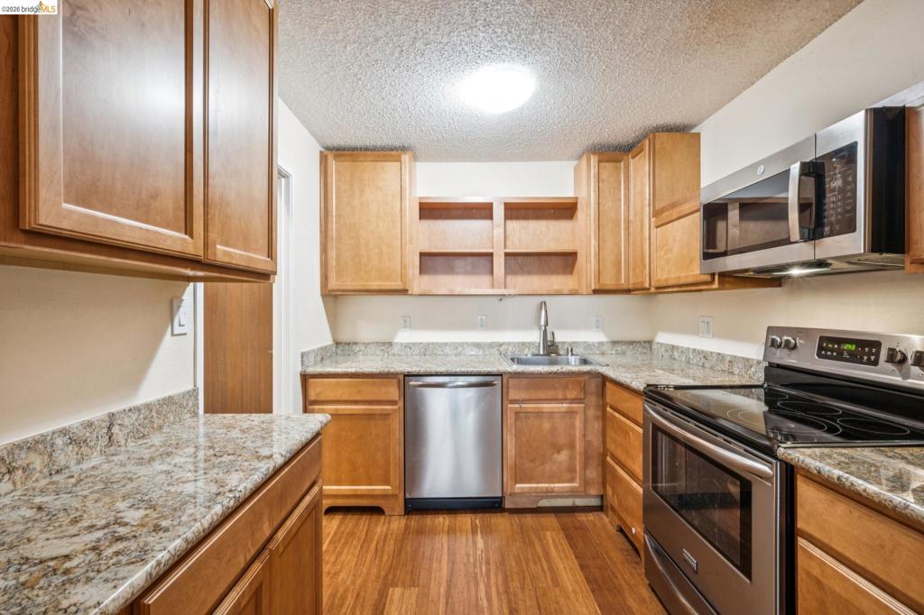 555 Pierce St 1125 Property Photo 5