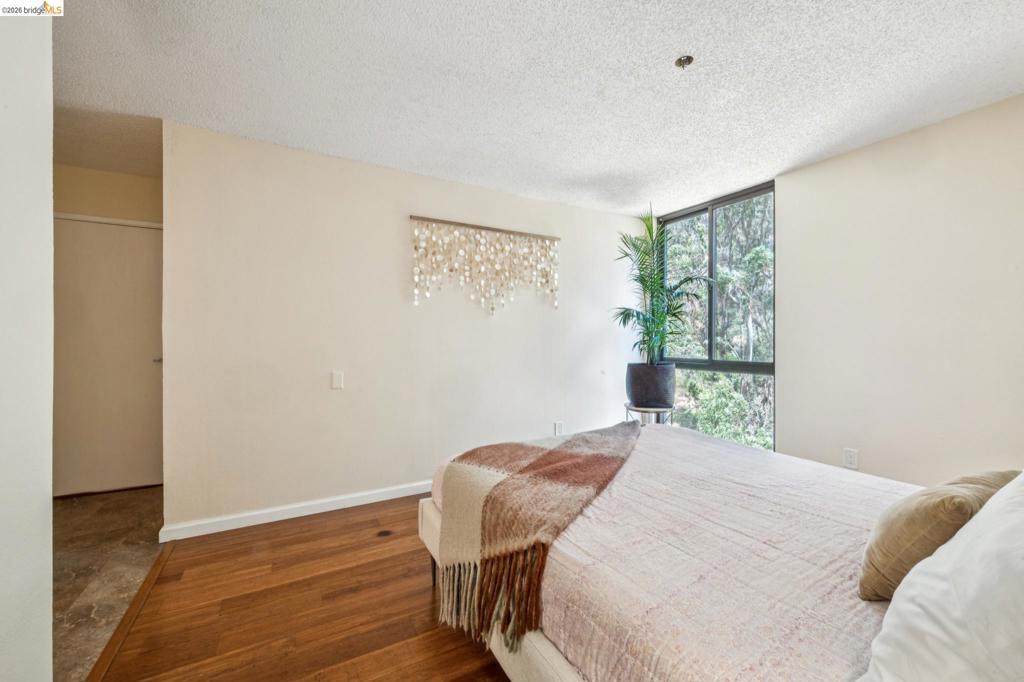 555 Pierce St 1125 Property Photo 24