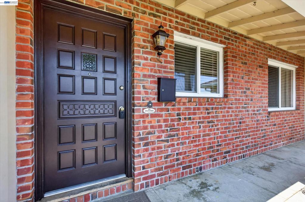5279 Eggers Dr Property Photo 4