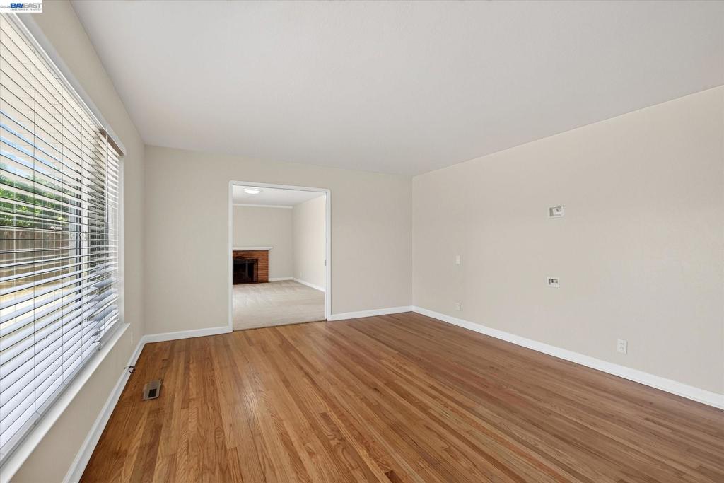 5279 Eggers Dr Property Photo 7