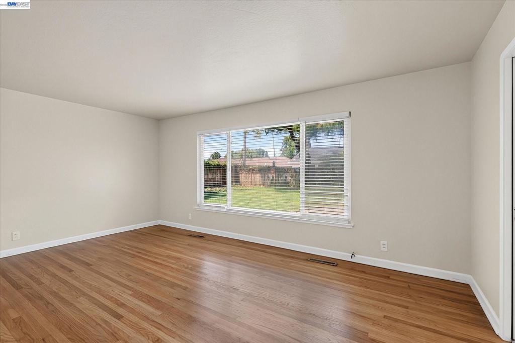 5279 Eggers Dr Property Photo 9