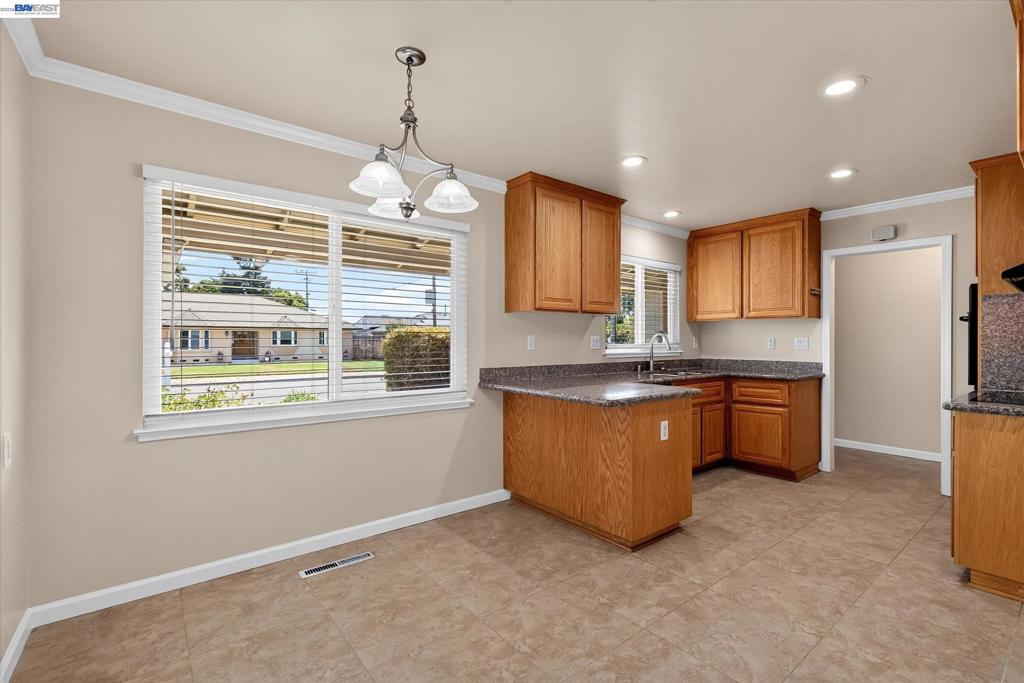 5279 Eggers Dr Property Photo 17
