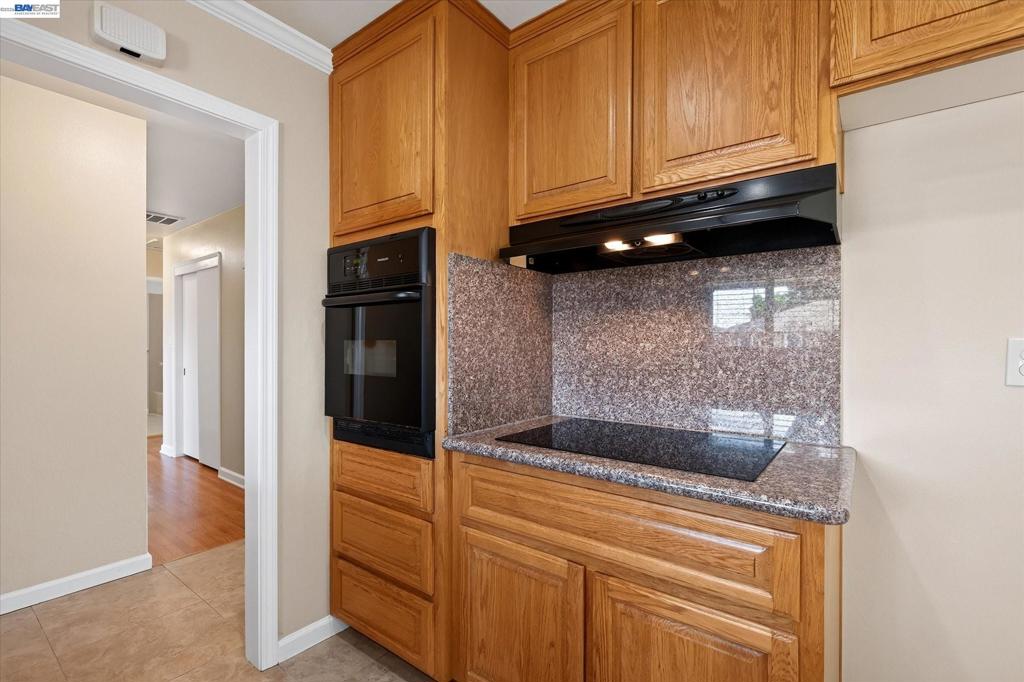 5279 Eggers Dr Property Photo 23