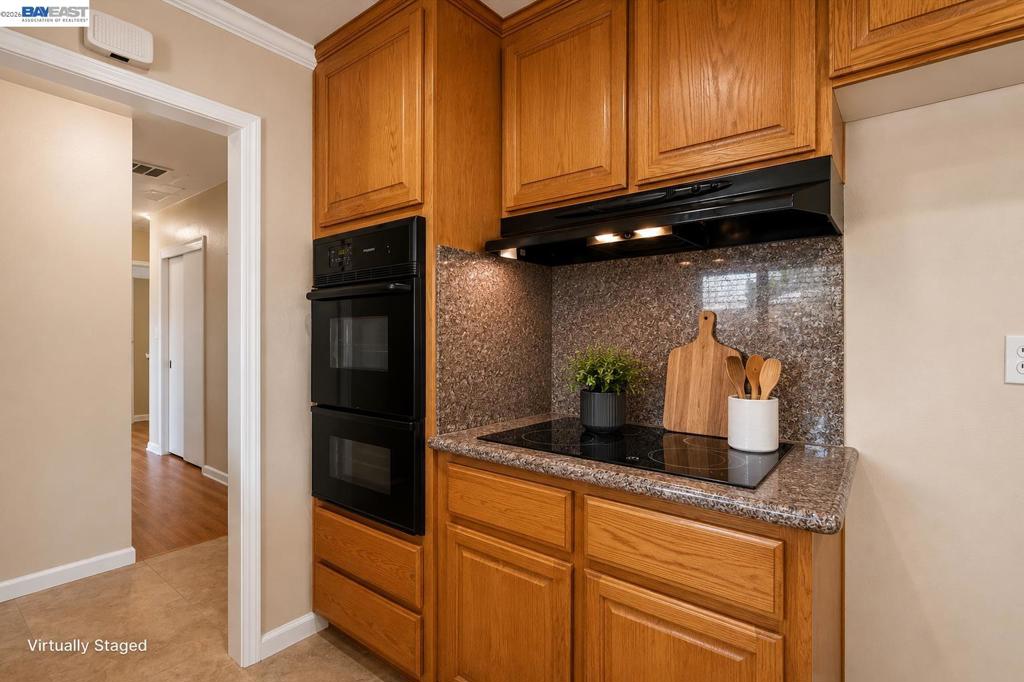 5279 Eggers Dr Property Photo 24