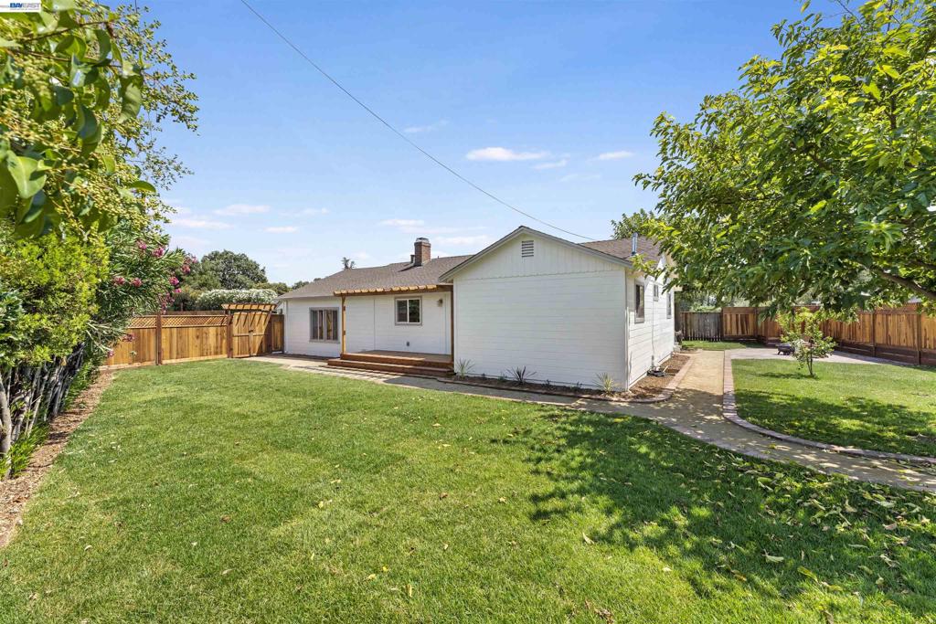 2824 Cowell Rd. Property Photo 6