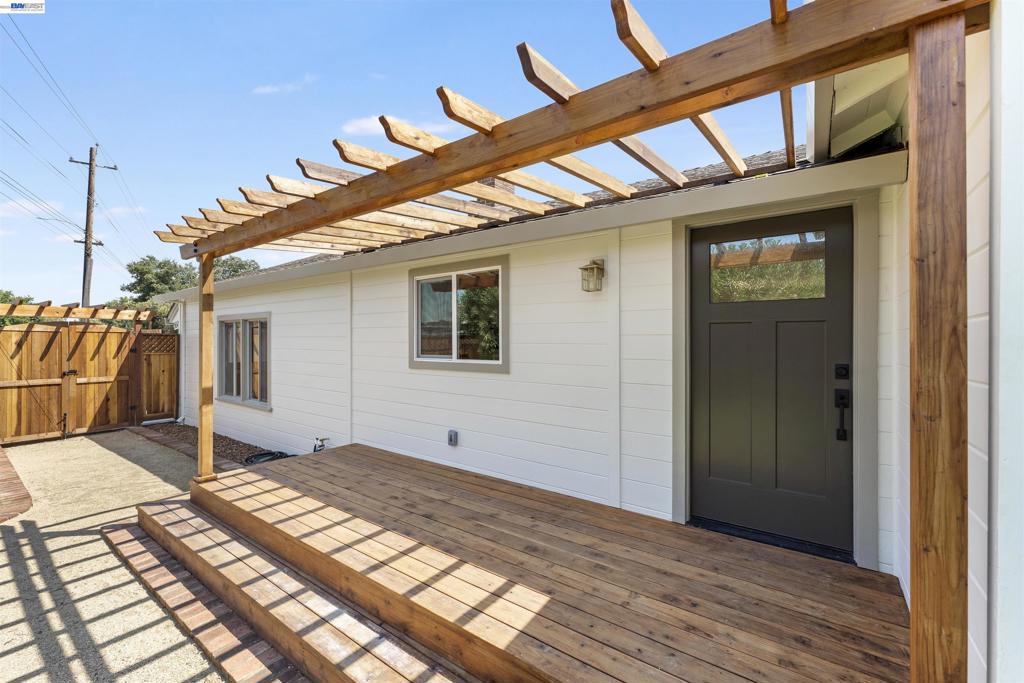 2824 Cowell Rd. Property Photo 7