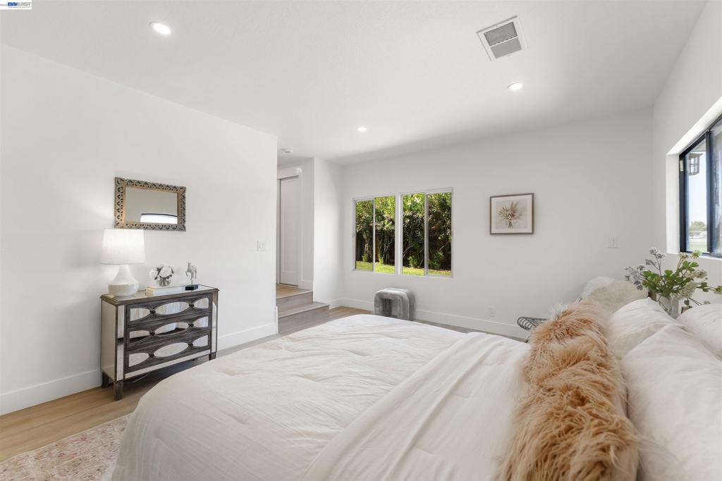 2824 Cowell Rd. Property Photo 25