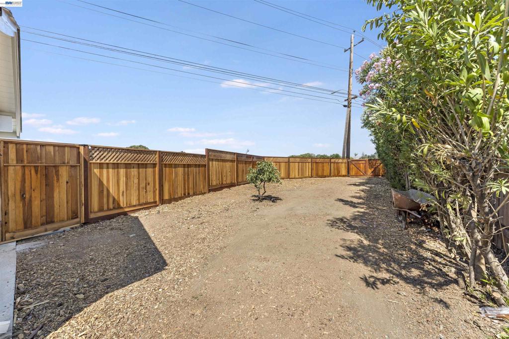 2824 Cowell Rd. Property Photo 48