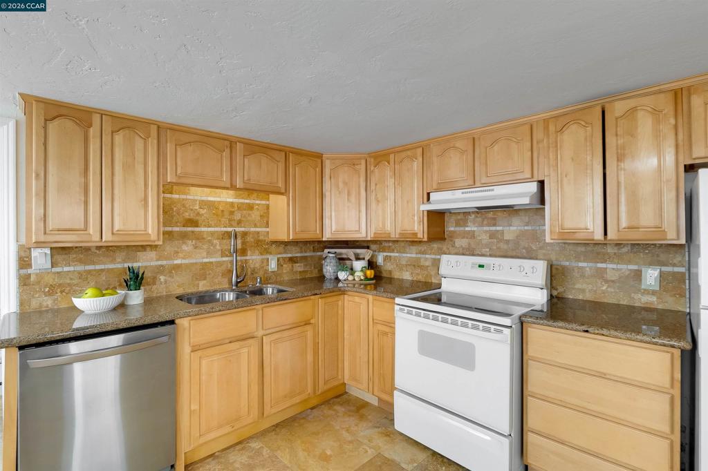 321 Escobar St Property Photo 20
