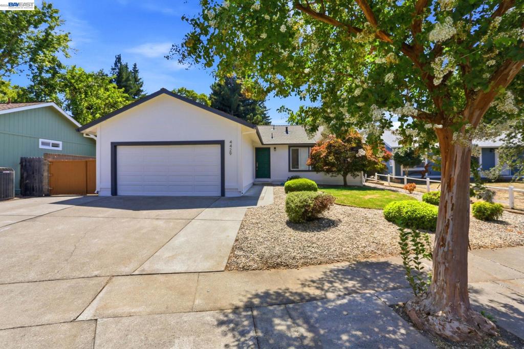 4429 Summerfield Dr Property Photo 1