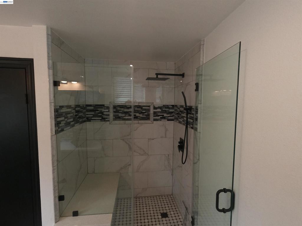 692 45th St Property Photo 11