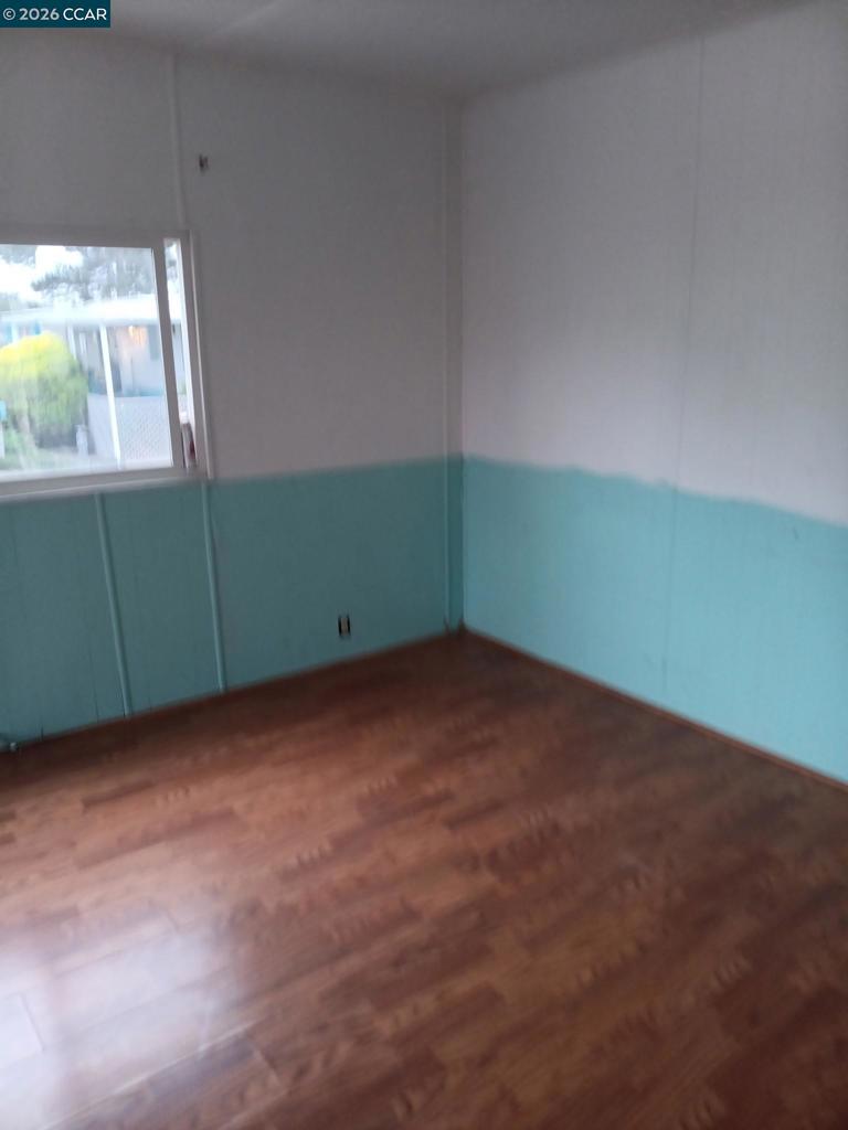 2188 Royal Property Photo 6
