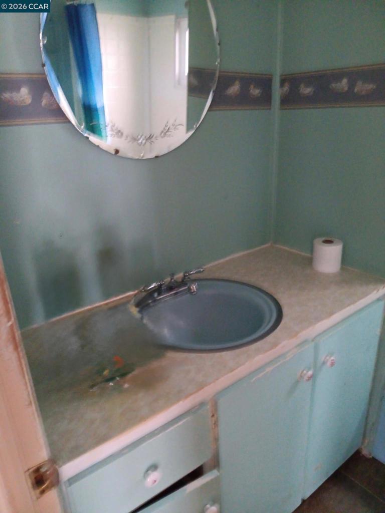 2188 Royal Property Photo 10
