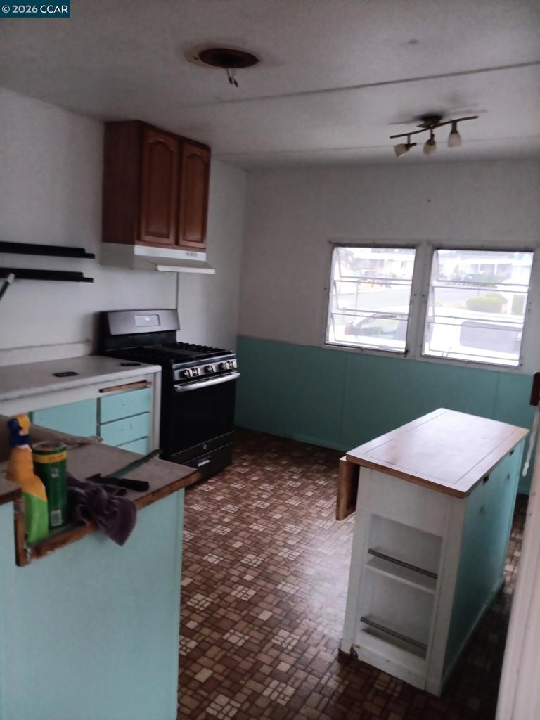 2188 Royal Property Photo 11