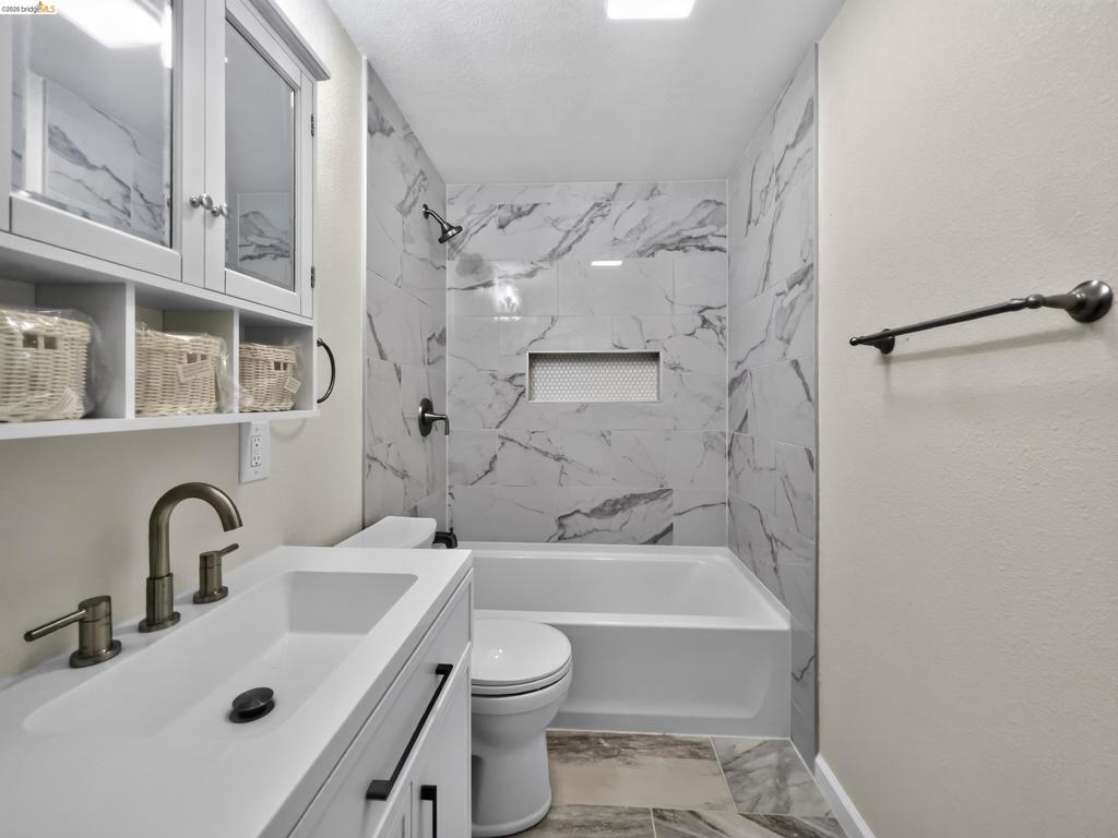 2322 Peachtree Cir Property Photo 14