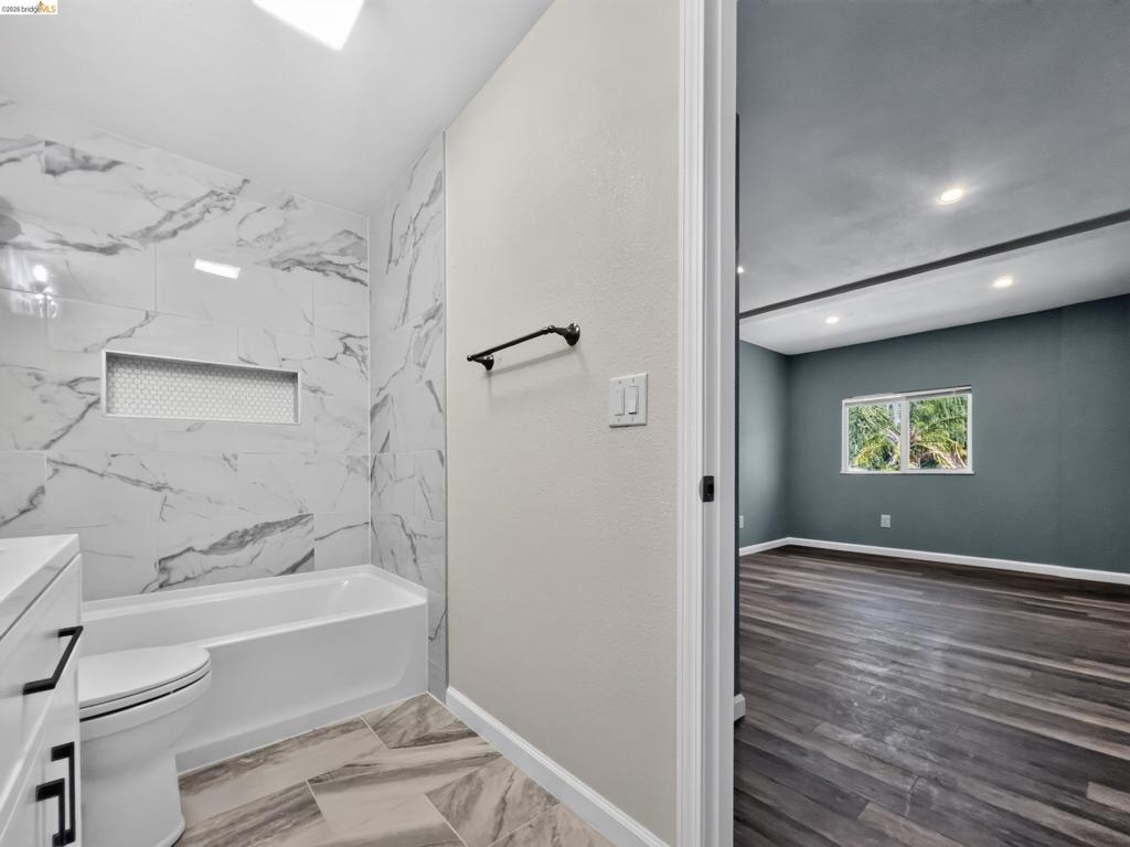 2322 Peachtree Cir Property Photo 16