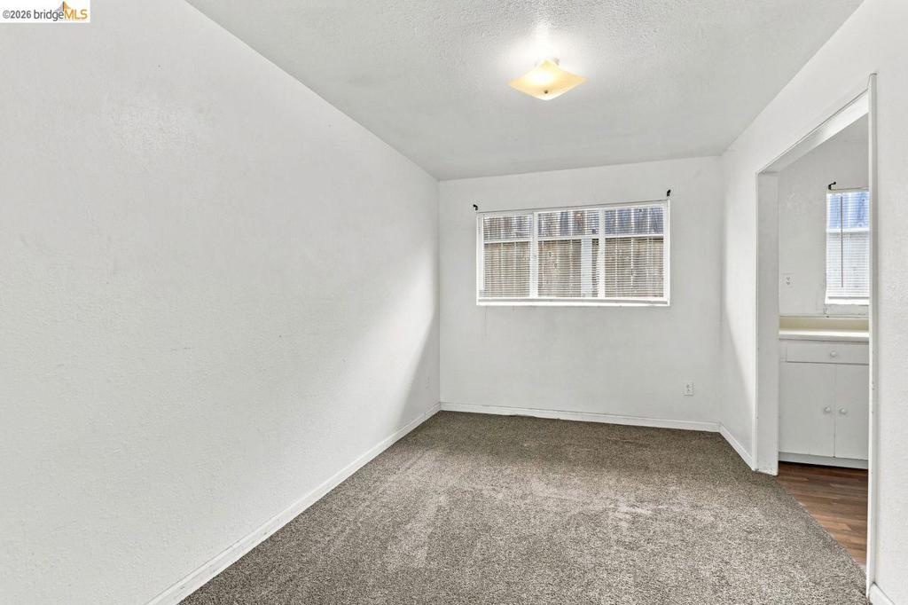 207 Holly St. Property Photo 28