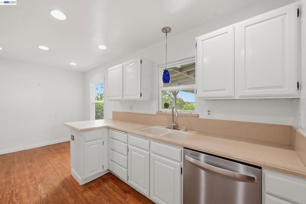 17119 Rolando Ave Property Photo 14
