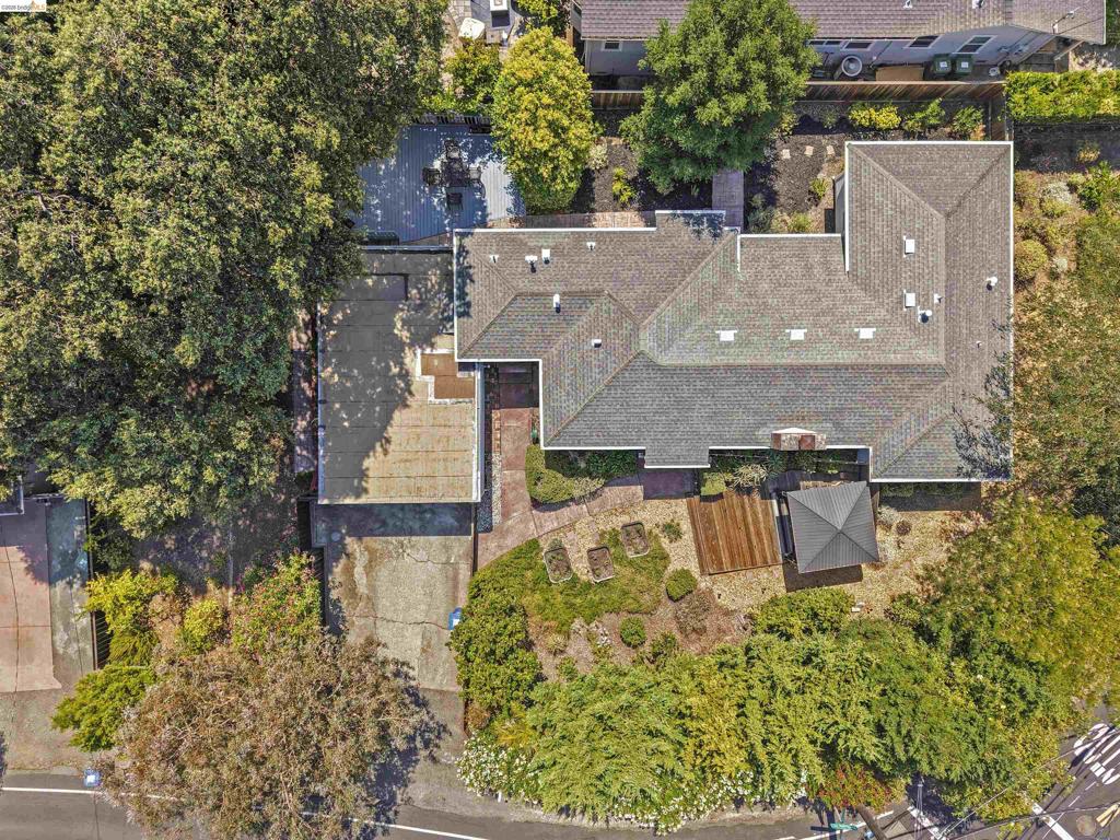 1983 Parkside Dr Property Photo 14