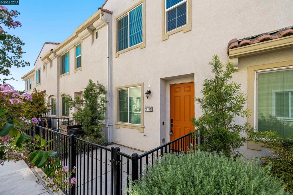 5301 E Commerce Way 58104 Property Photo 1