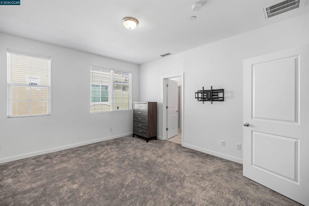 5301 E Commerce Way 58104 Property Photo 22
