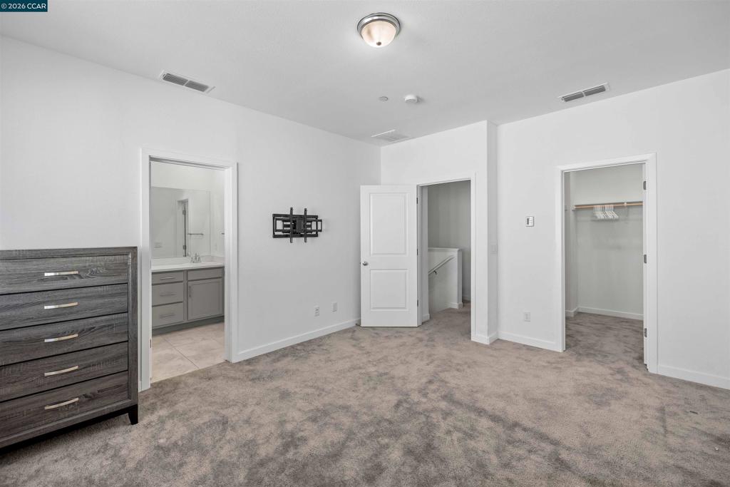 5301 E Commerce Way 58104 Property Photo 23