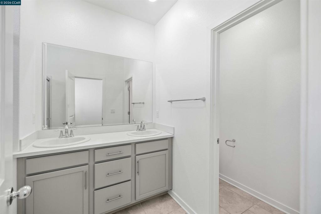 5301 E Commerce Way 58104 Property Photo 26