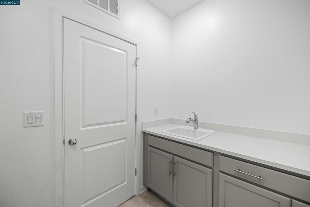 5301 E Commerce Way 58104 Property Photo 33