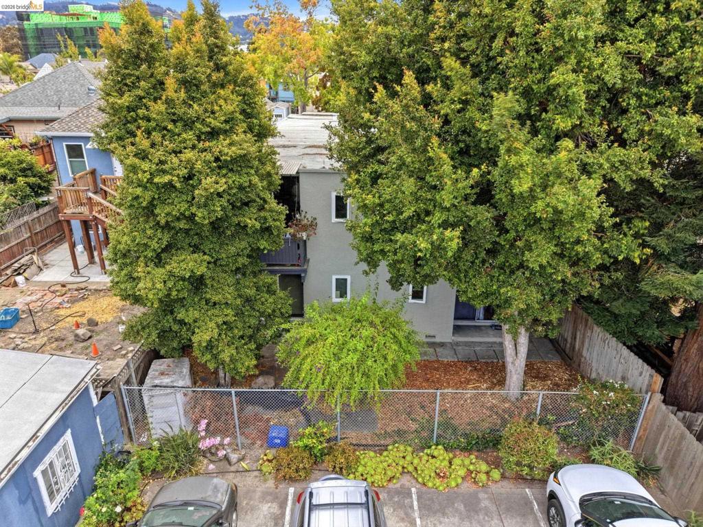 2922 Otis St Property Photo 19