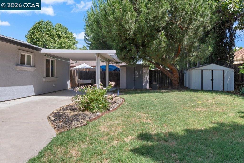 916 N Estates Dr Property Photo 15