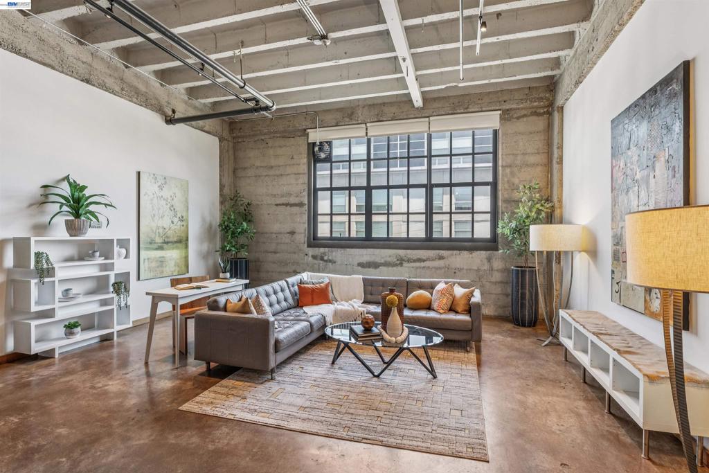 247 Fourth Street 405 Property Photo 8