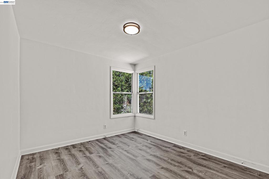 566 57th St. Property Photo 13