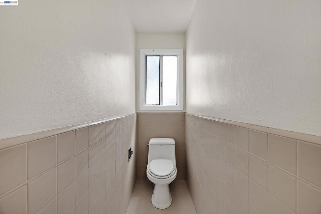 566 57th St. Property Photo 15
