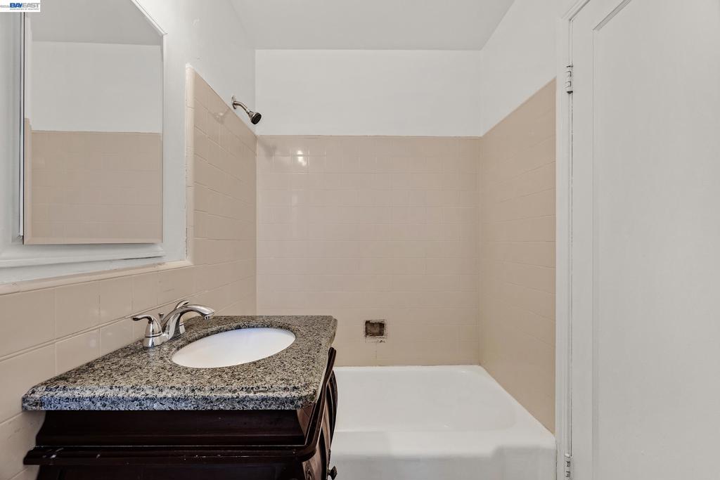 566 57th St. Property Photo 16
