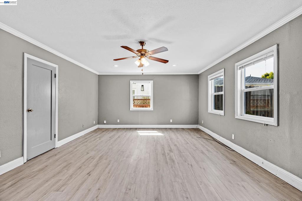 566 57th St. Property Photo 24