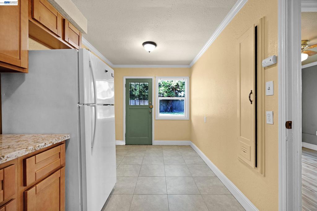 566 57th St. Property Photo 29