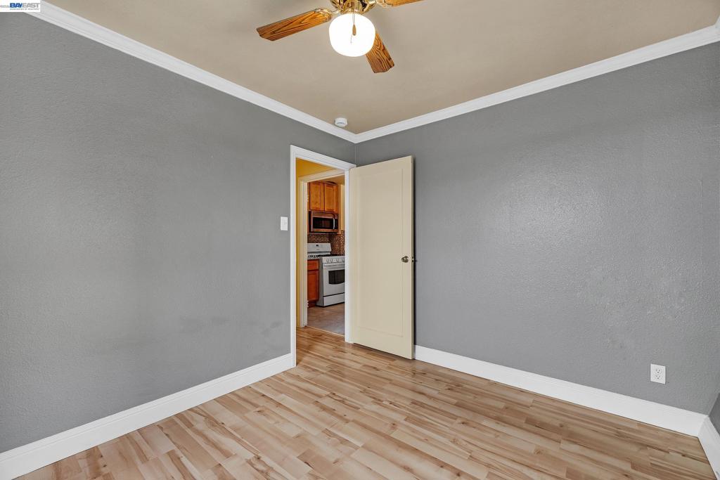 566 57th St. Property Photo 32