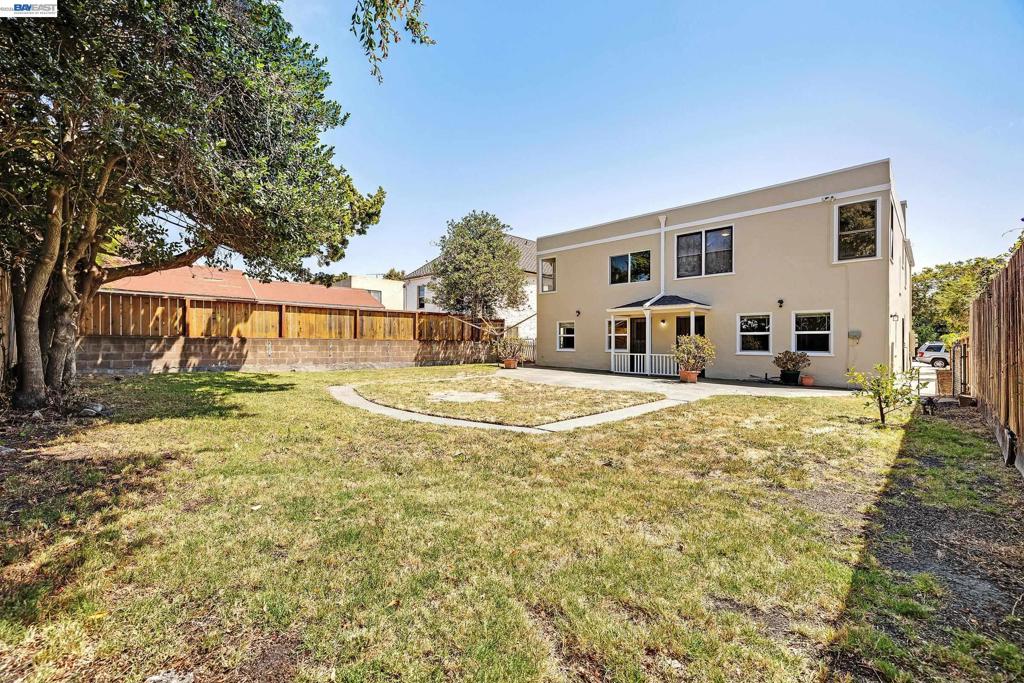566 57th St. Property Photo 40