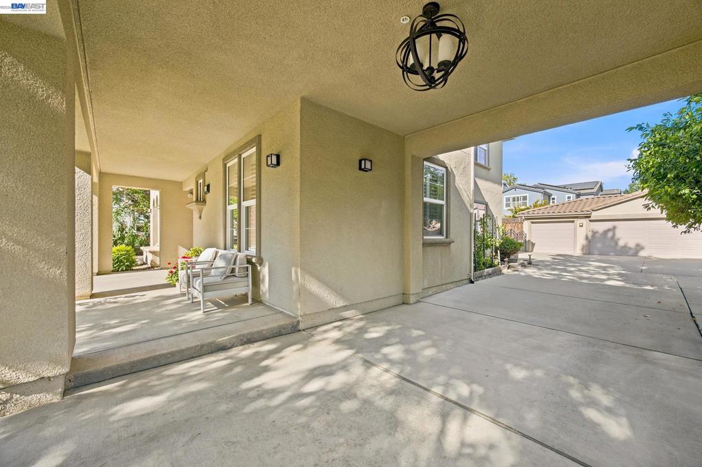 2413 Rees Circle Property Photo 8