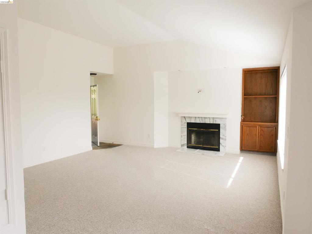 5022 Lakeview Dr 202 Property Photo 3