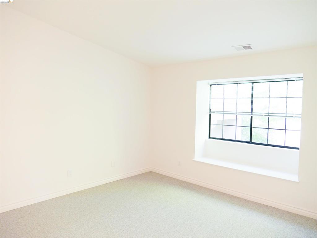 5022 Lakeview Dr 202 Property Photo 9