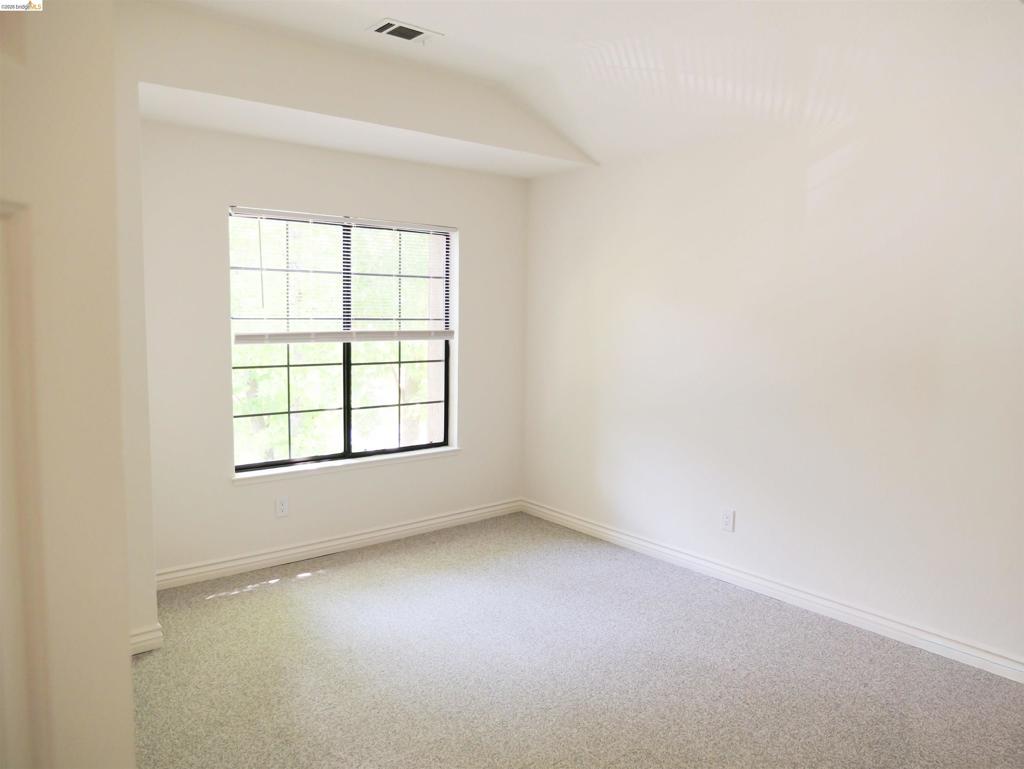 5022 Lakeview Dr 202 Property Photo 15