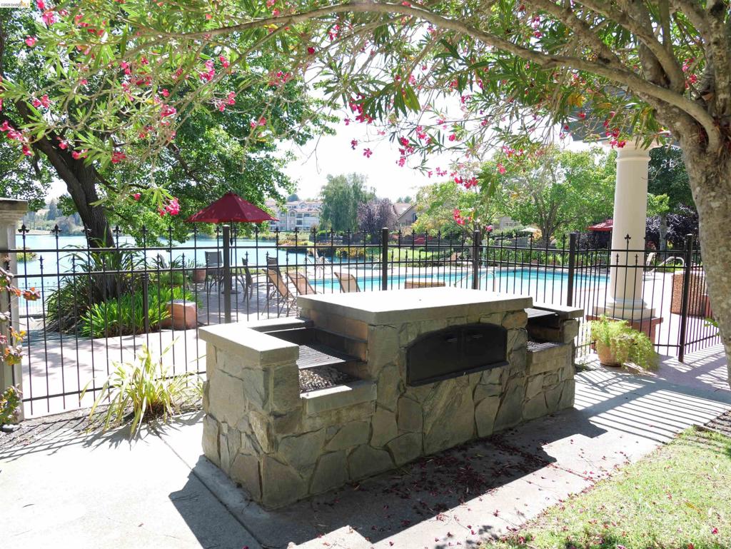5022 Lakeview Dr 202 Property Photo 25