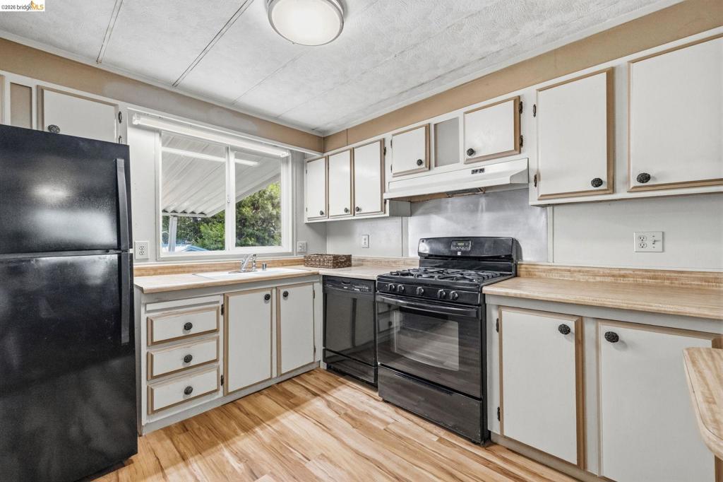 10956 Green St Property Photo 4